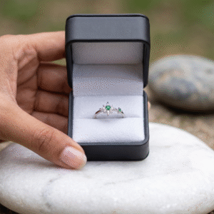 Anillo Estrella con Esmeralda Natural talla 7