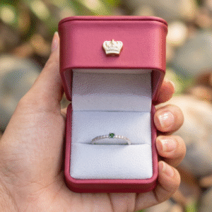 Anillo Solitario con Esmeralda Natural talla 8