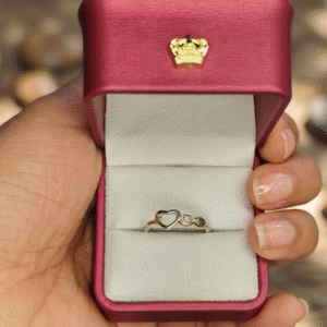 Anillo Corazón Infinito con esmeralda natural